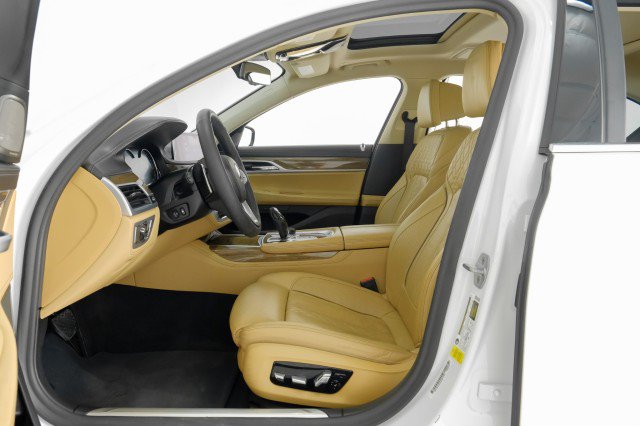 Used 2019 BMW 740i w/ Executive Package RWD image 36