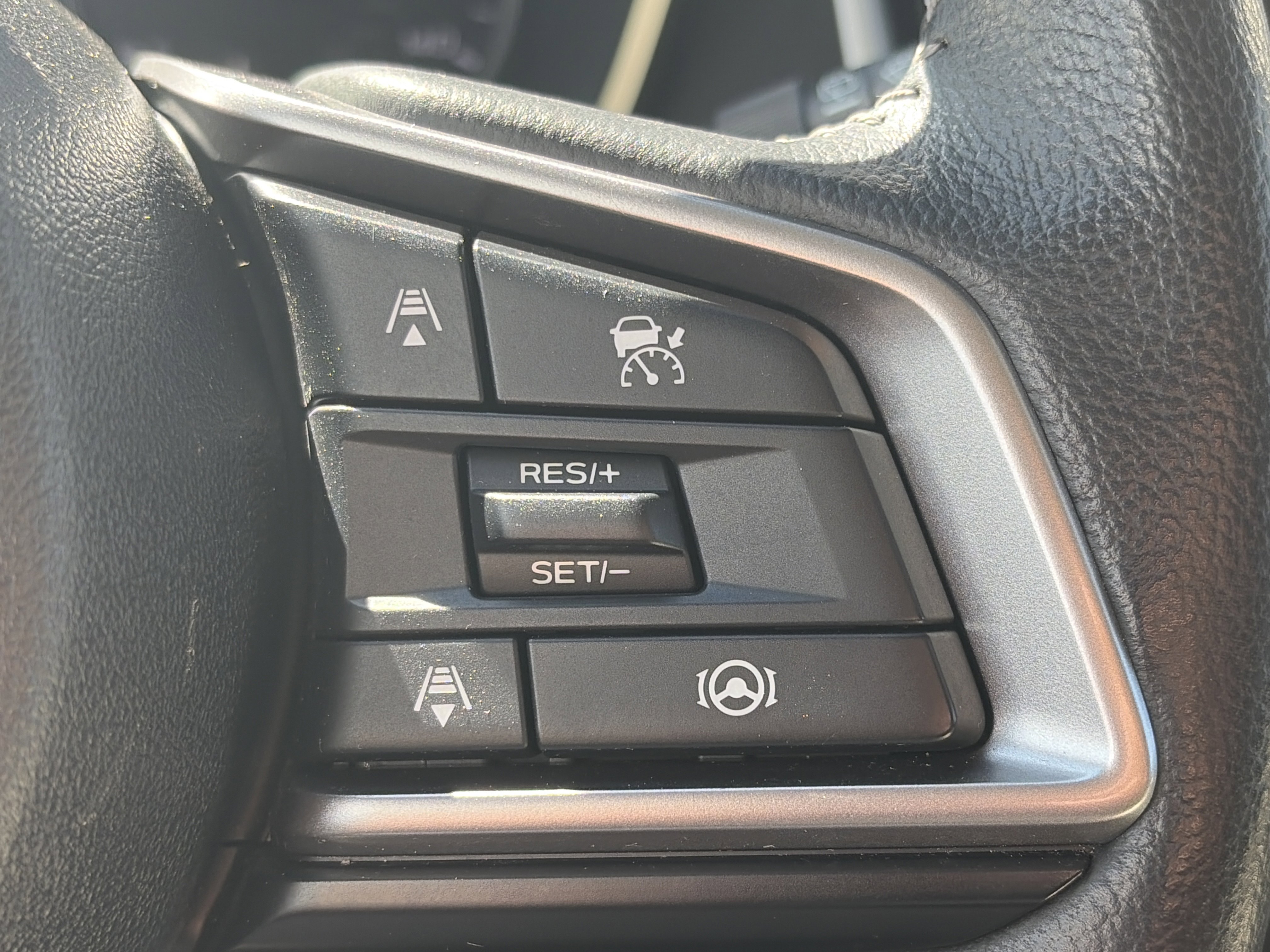 Used 2023 Subaru Ascent Limited w/ Technology Package AWD/4WD image 18