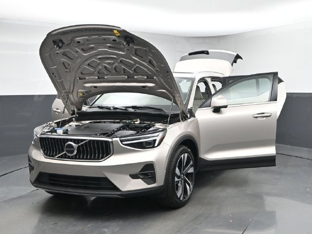 Used 2024 Volvo XC40 B5 Ultimate AWD/4WD image 49