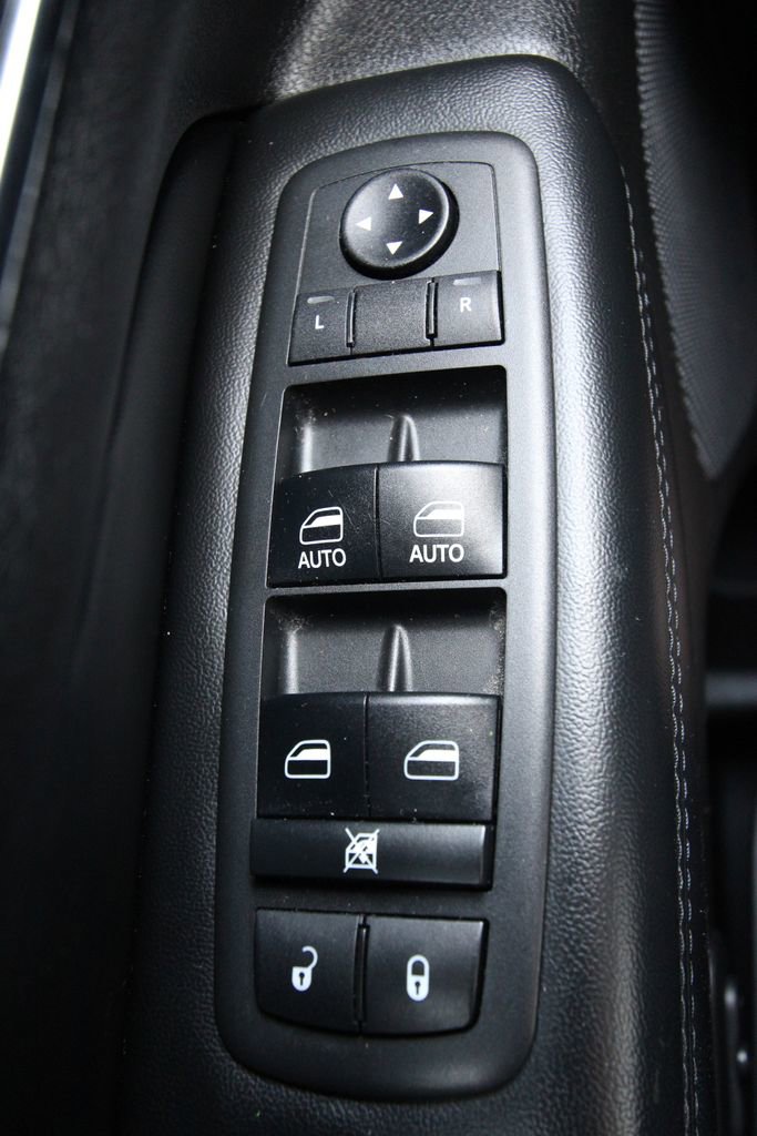 Used 2018 Jeep Grand Cherokee Limited AWD/4WD image 25
