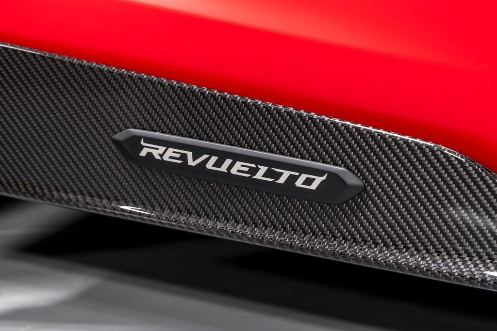 Used 2025 Lamborghini Revuelto image 48