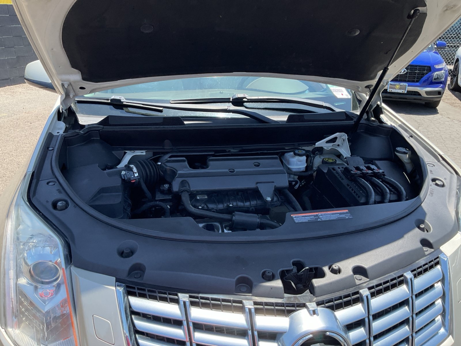 Used 2013 Cadillac SRX Premium w/ LPO, U-Rail D-Rings Package FWD image 22