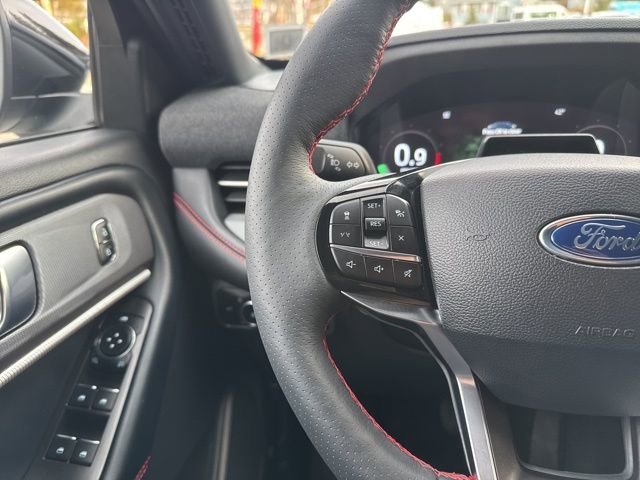 Certified 2025 Ford Explorer ST-Line AWD/4WD image 24
