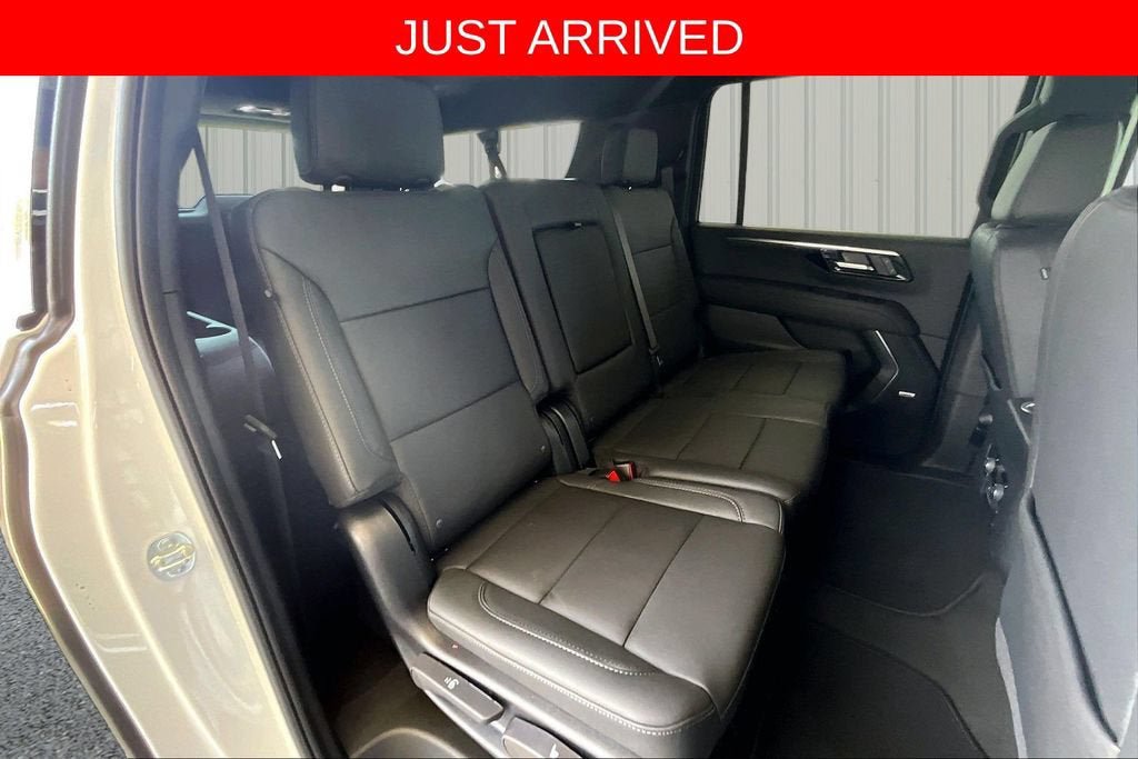 New 2026 Chevrolet Suburban LT w/ Comfort Package AWD/4WD image 6