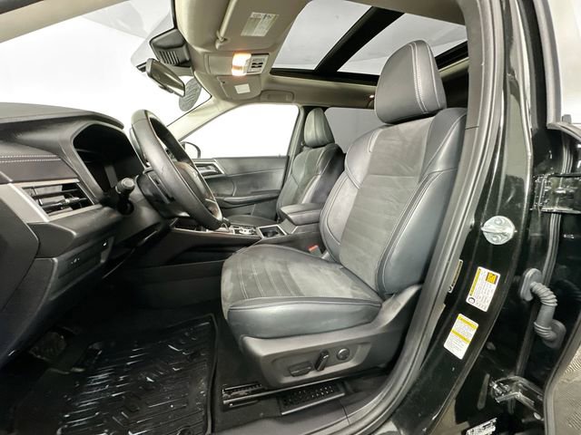 Used 2024 Mitsubishi Outlander SE image 4