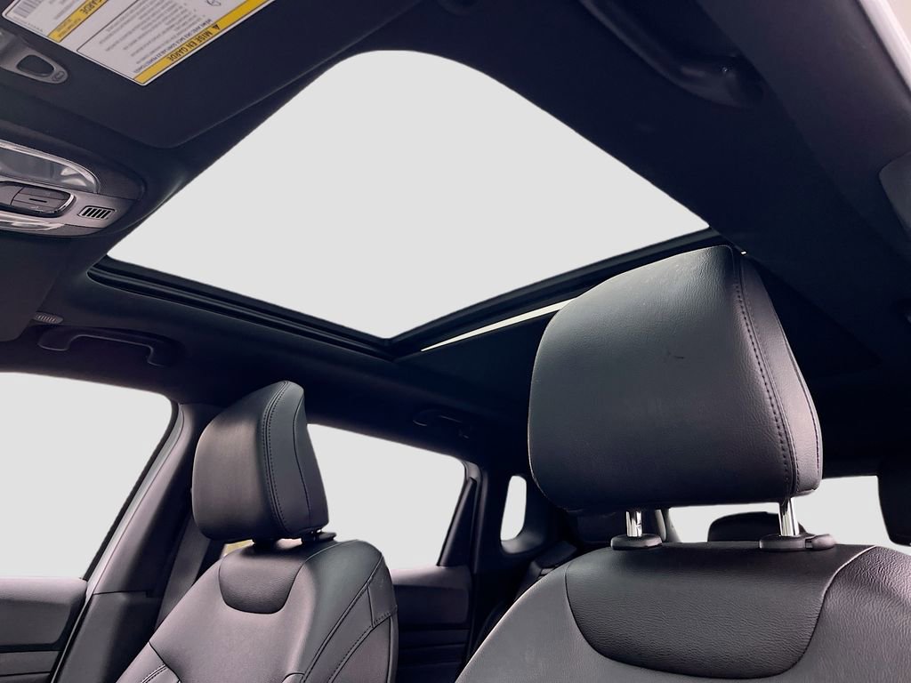 Certified 2025 Jeep Compass Limited w/ High Altitude Package image 23