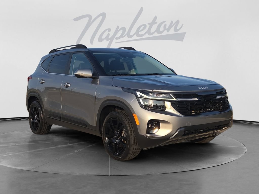 Used 2024 Kia Seltos X-Line AWD/4WD image 3