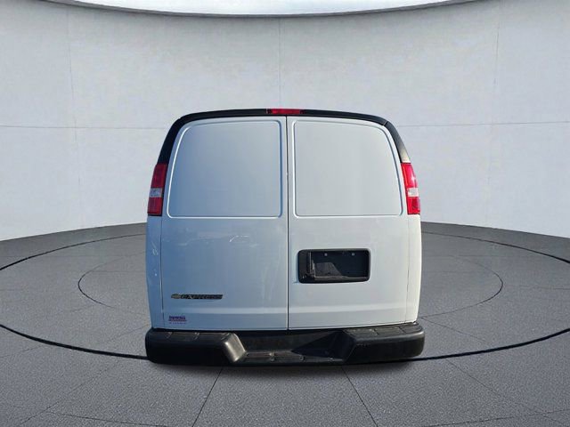 Used 2024 Chevrolet Express 2500 w/ Driver Convenience Package image 4