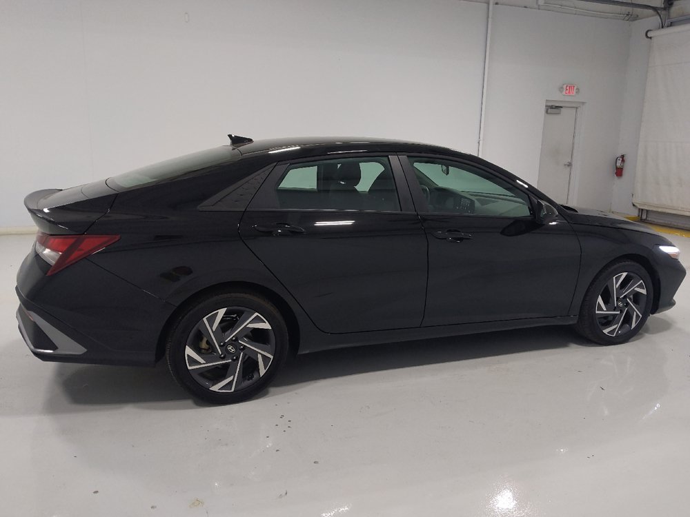 Used 2025 Hyundai Elantra Sport FWD image 10