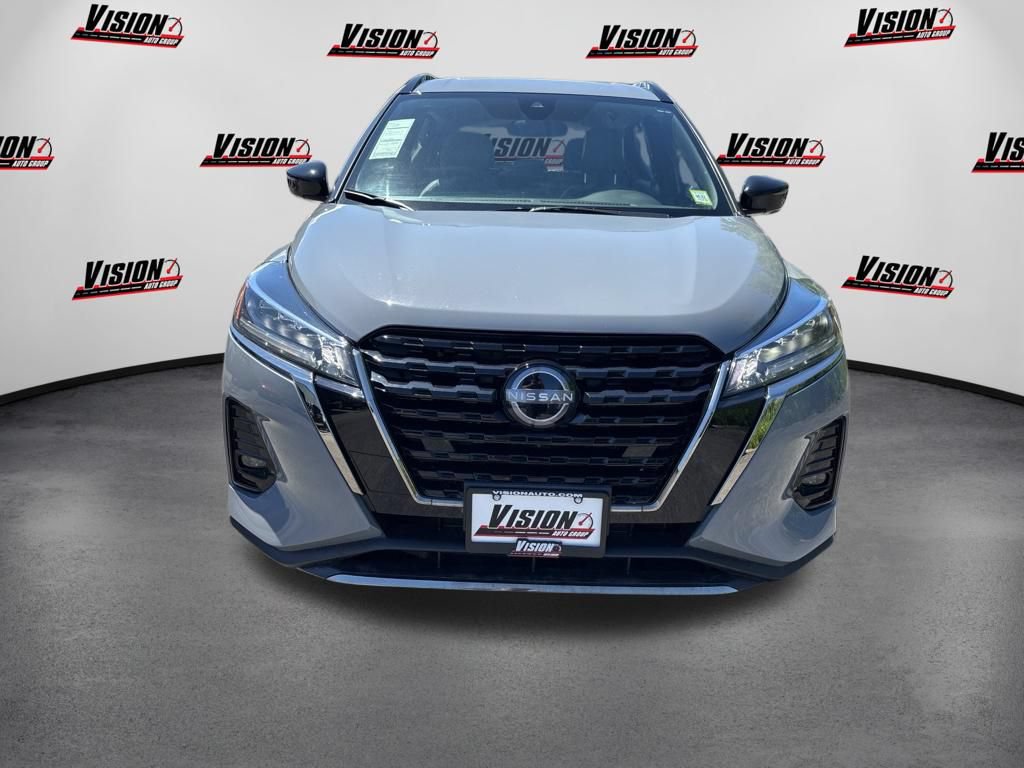 Used 2024 Nissan Kicks SR w/ SR Premium Package FWD image 8
