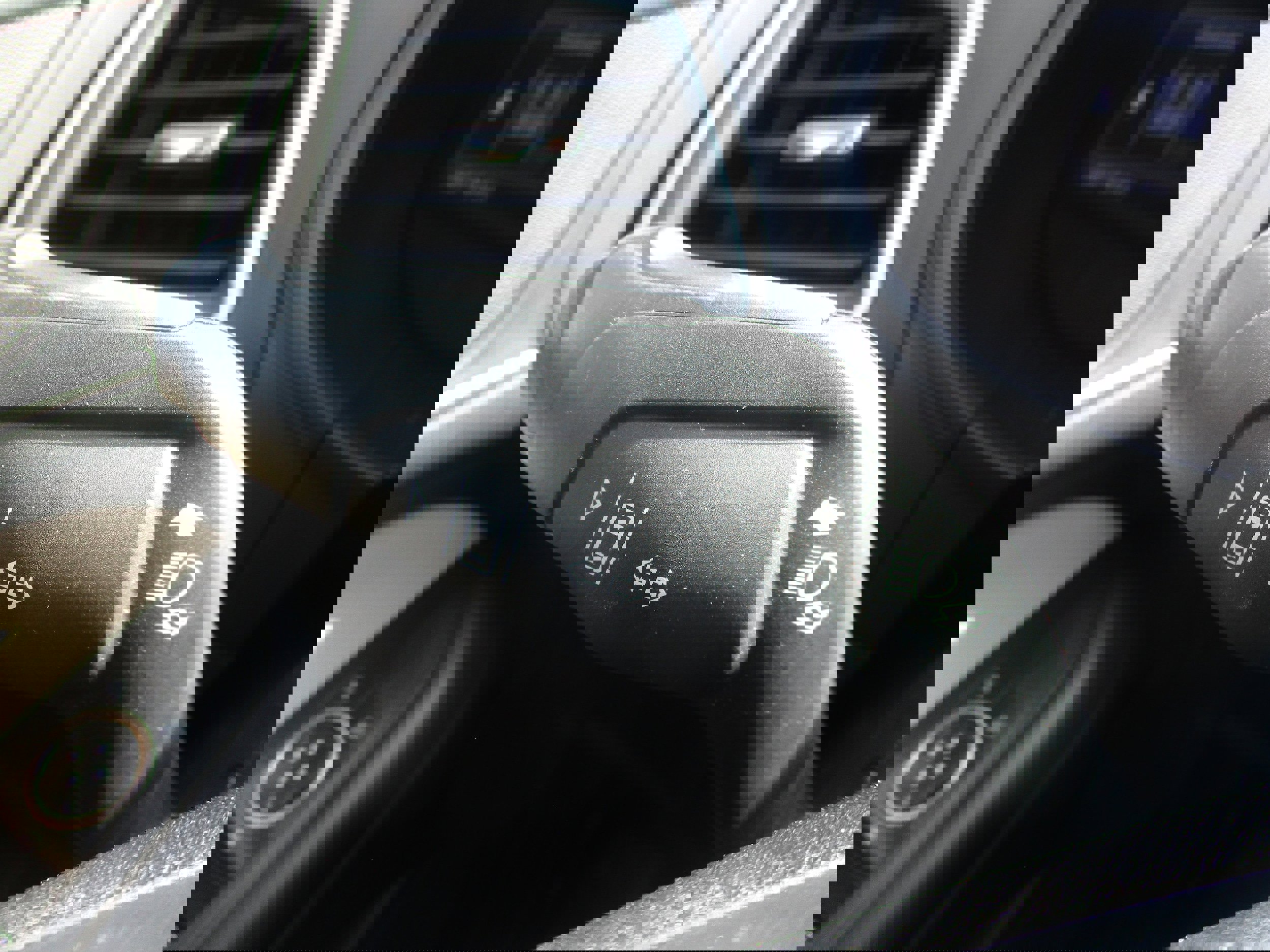 Used 2022 Ford Edge SEL w/ Convenience Package image 13