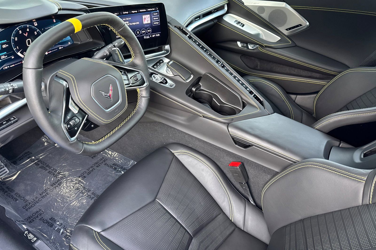 Used 2021 Chevrolet Corvette Stingray Premium Conv w/ Z51 Performance Package image 8