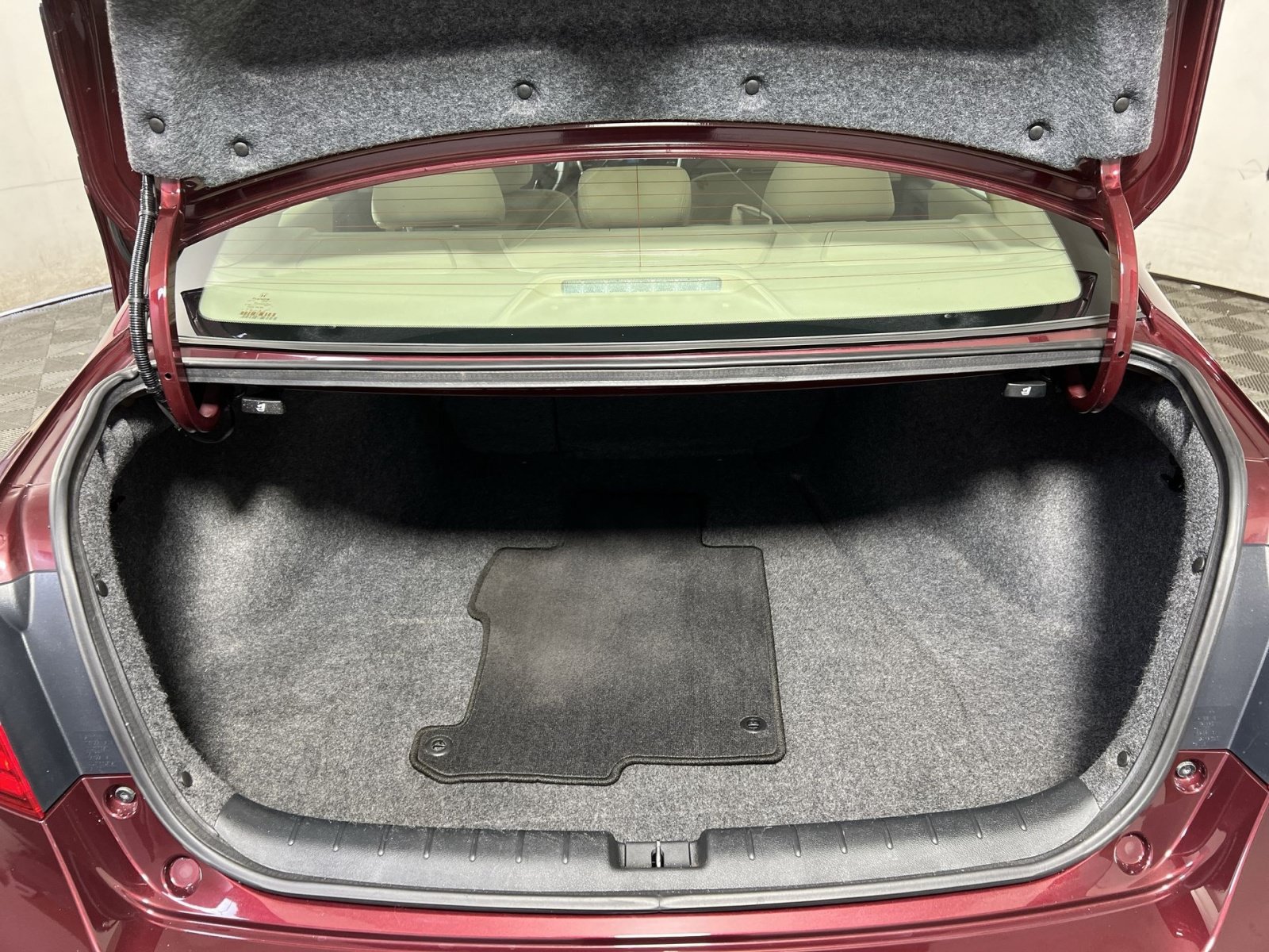 Used 2017 Honda Accord EX-L image 24