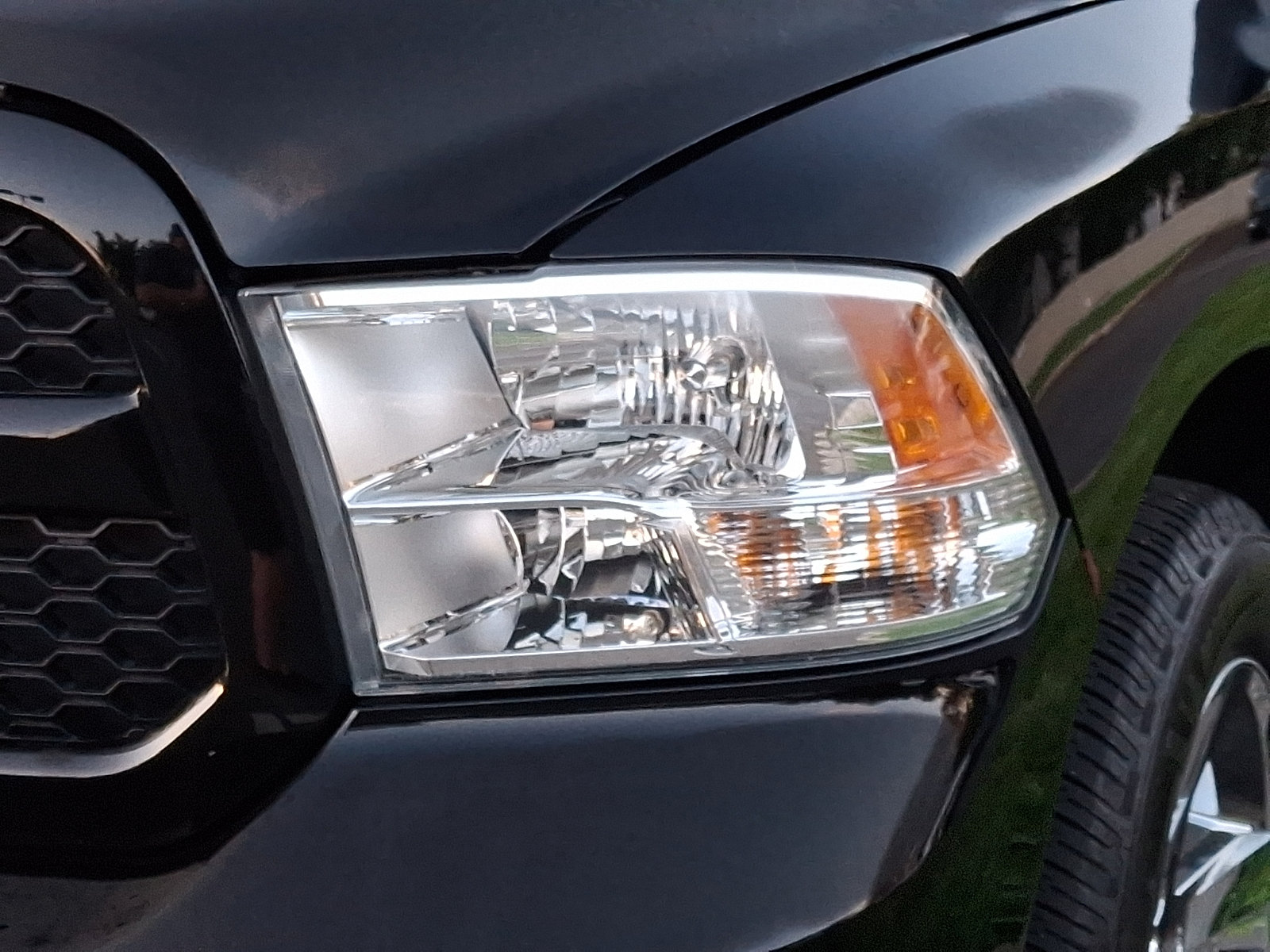 Used 2014 RAM 1500 Express AWD/4WD image 9