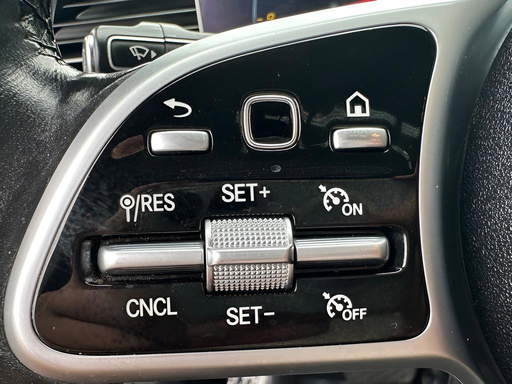 Used 2020 Mercedes-Benz GLE 450 4MATIC w/ Premium Package image 35