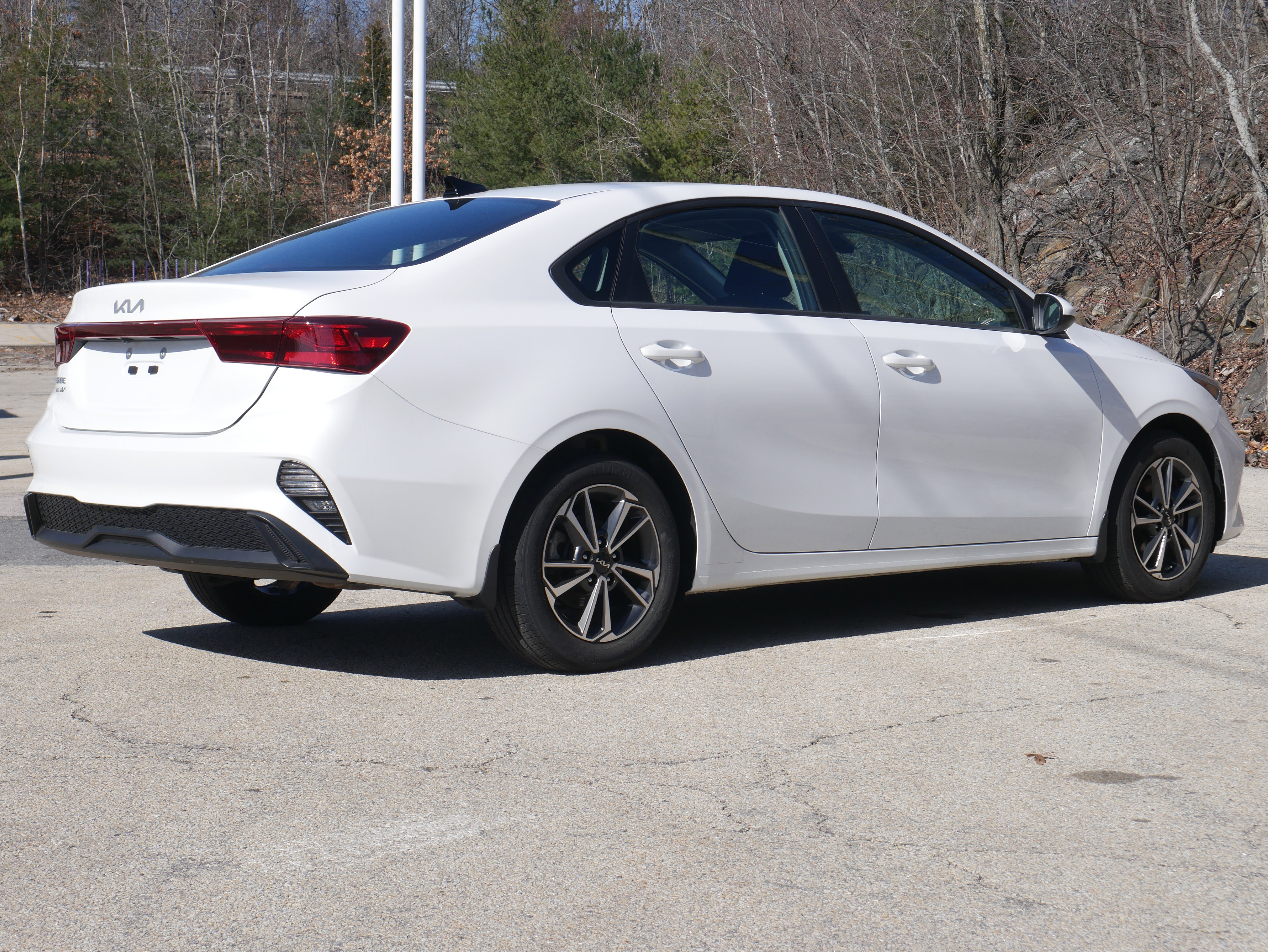 Used 2023 Kia Forte LXS FWD image 7