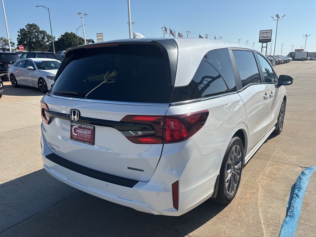 New 2026 Honda Odyssey Touring image 3