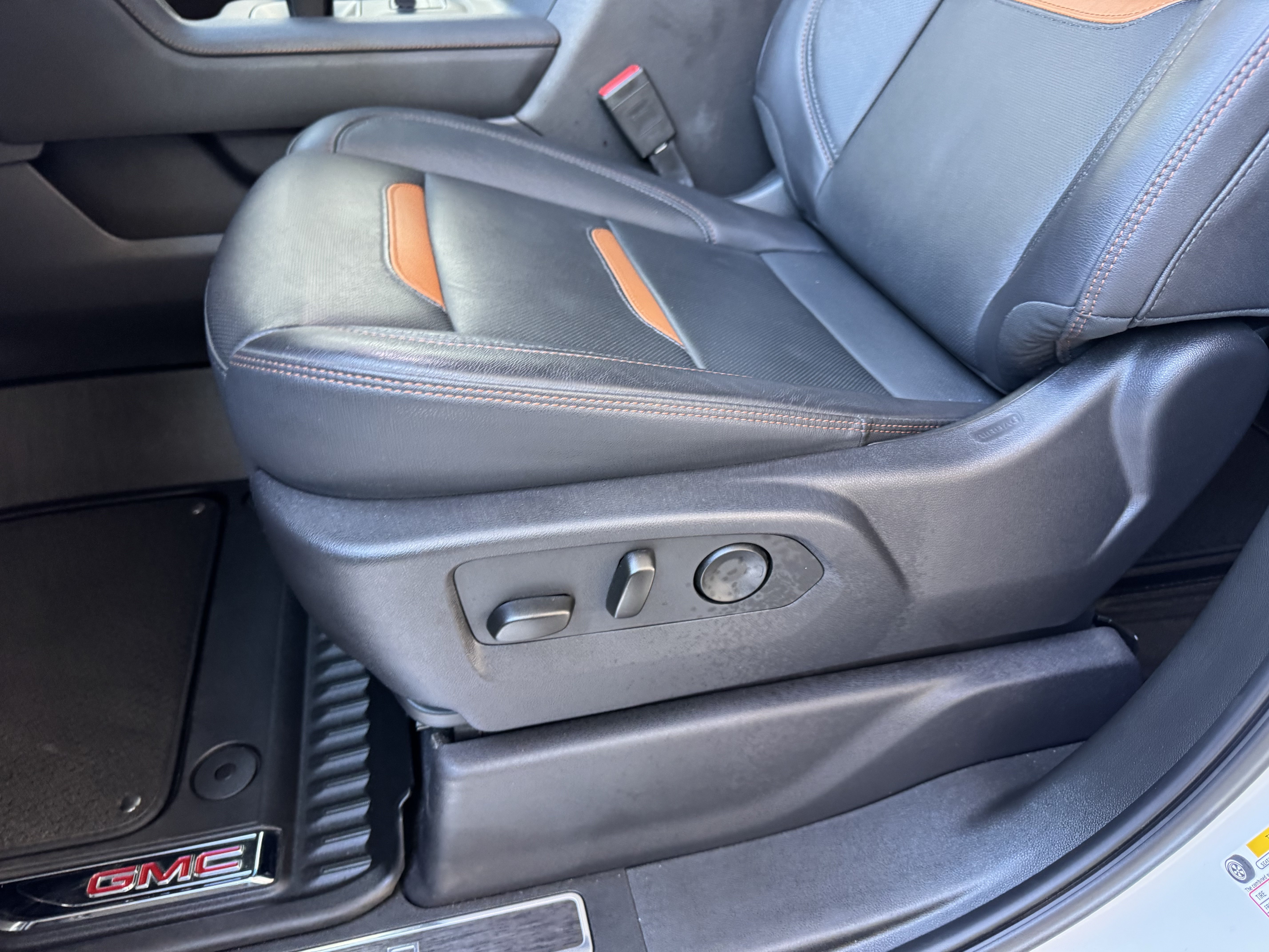 Certified 2025 GMC Sierra 1500 AT4 AWD/4WD image 14