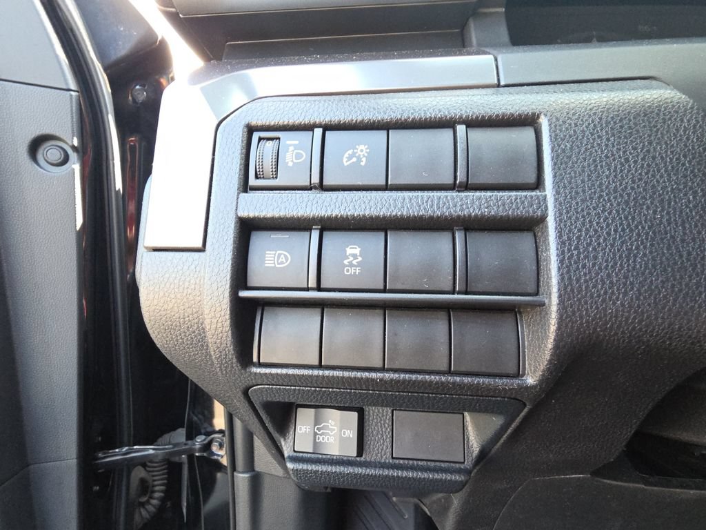 Used 2025 Toyota Tacoma TRD Off-Road AWD/4WD image 22