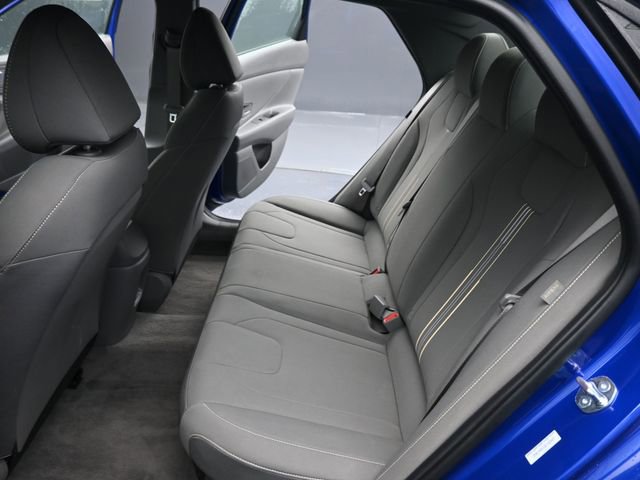 Used 2025 Hyundai Elantra SEL image 11