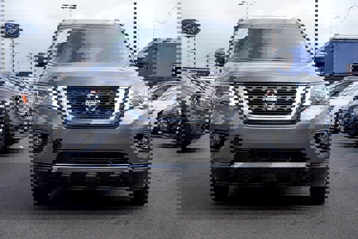 Used 2019 Nissan Pathfinder SV image 4