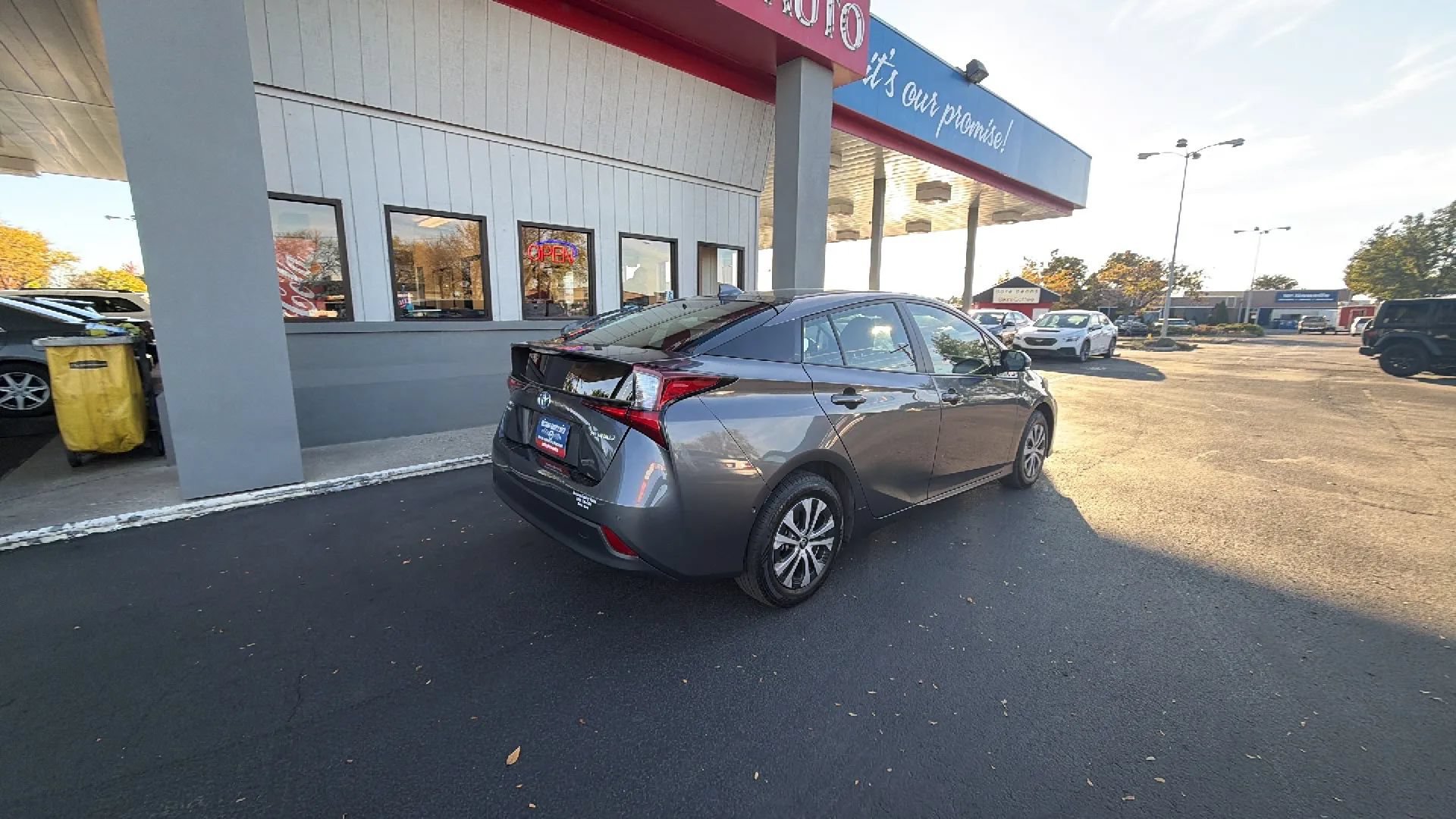 Used 2020 Toyota Prius LE AWD/4WD image 7