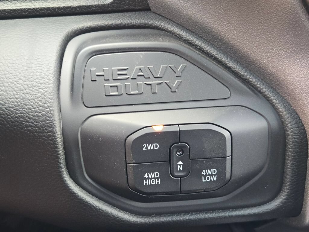 New 2026 RAM 2500 Laramie AWD/4WD image 37