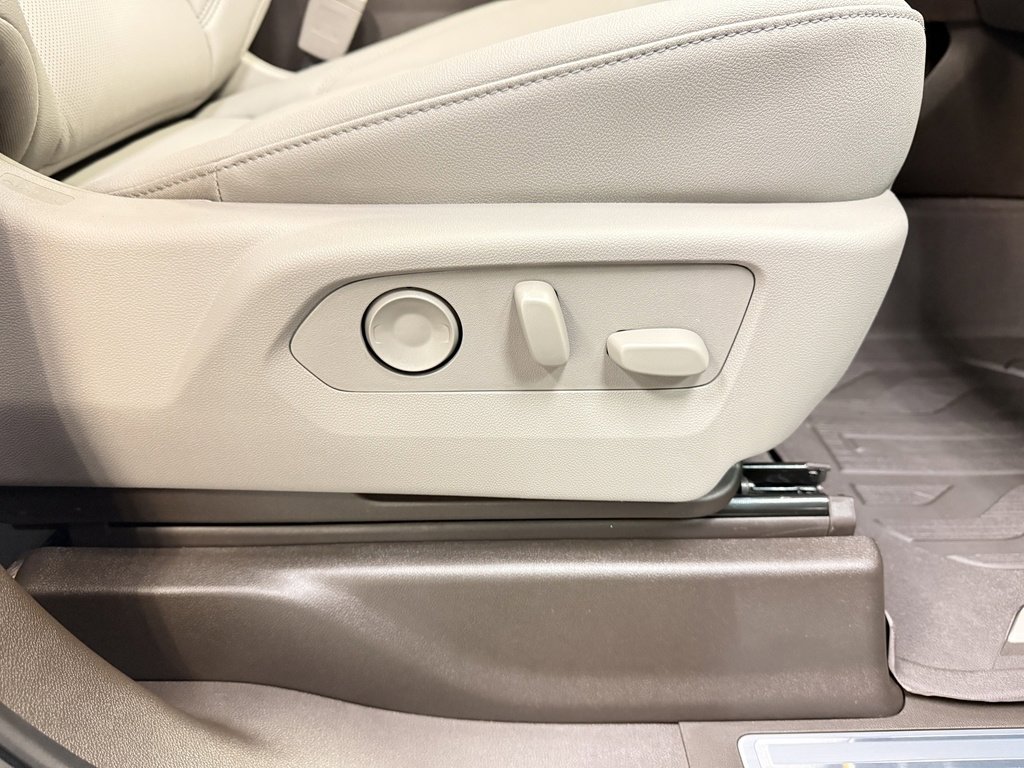 New 2026 GMC Sierra 1500 SLT w/ SLT Premium Package image 15