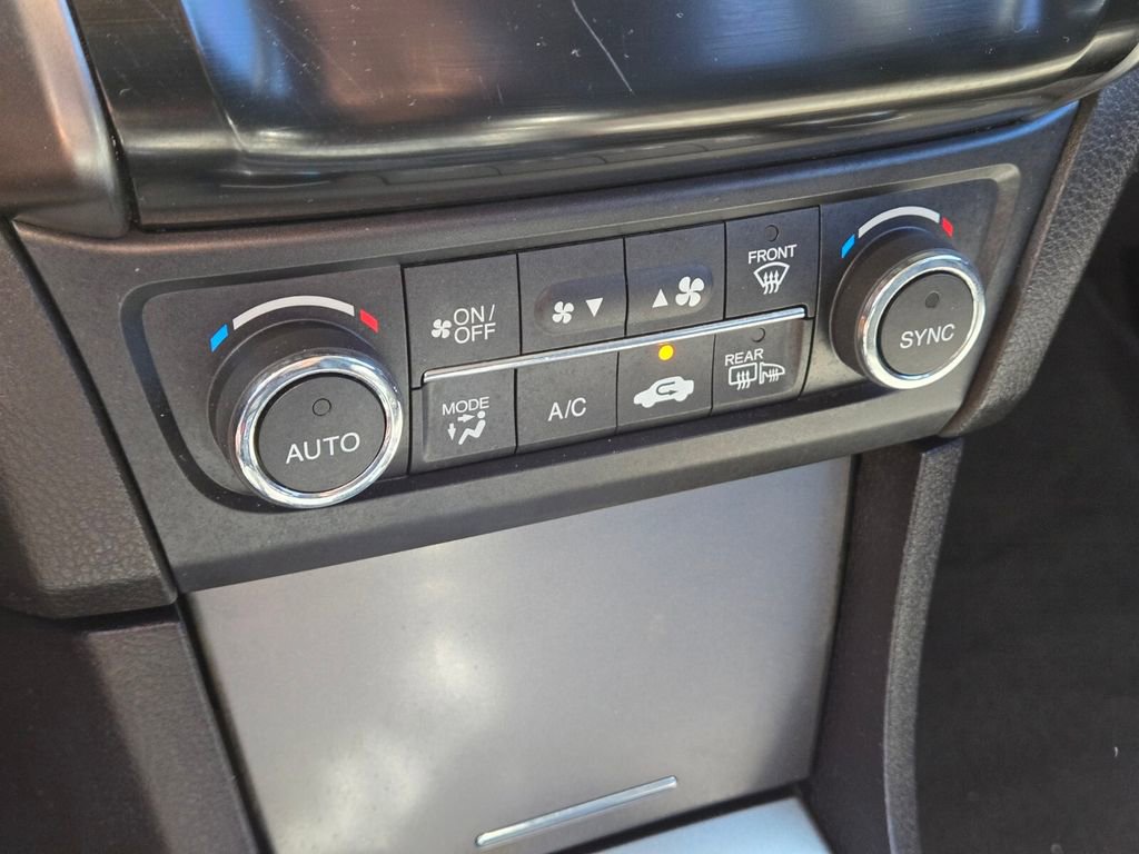 Used 2015 Acura ILX w/ Premium Package FWD image 23
