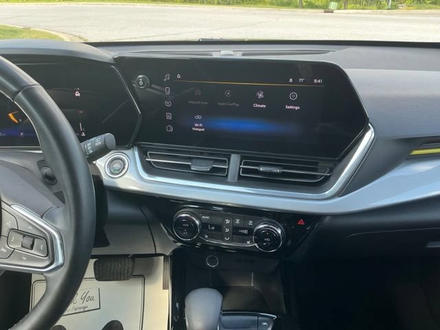 Used 2024 Chevrolet Trax LT w/ Driver Confidence Package FWD image 25