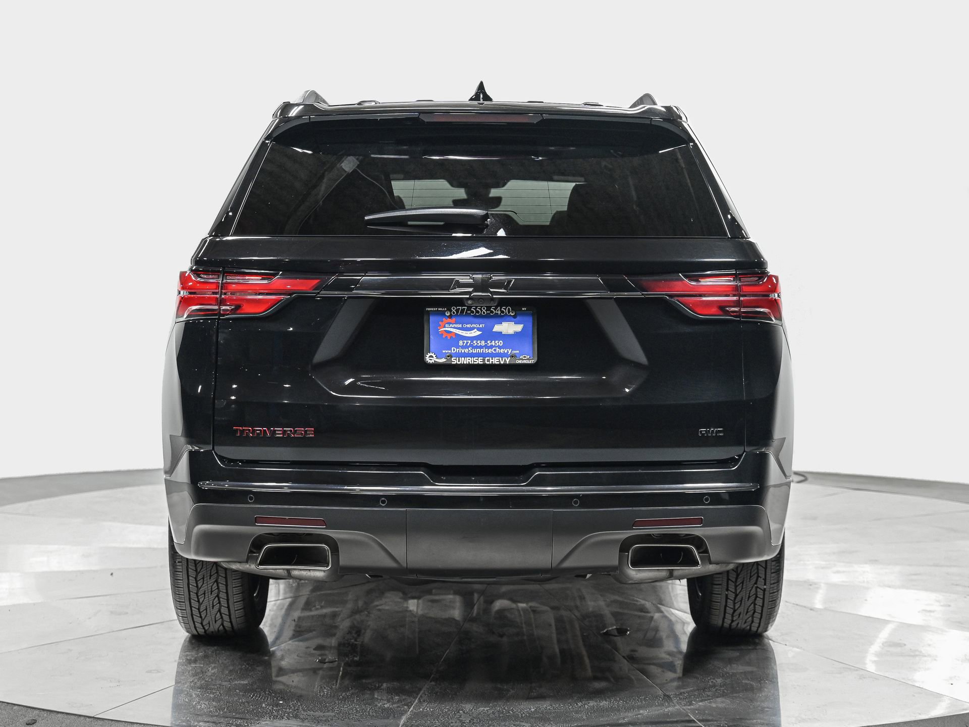Used 2023 Chevrolet Traverse Premier w/ Redline Edition image 5