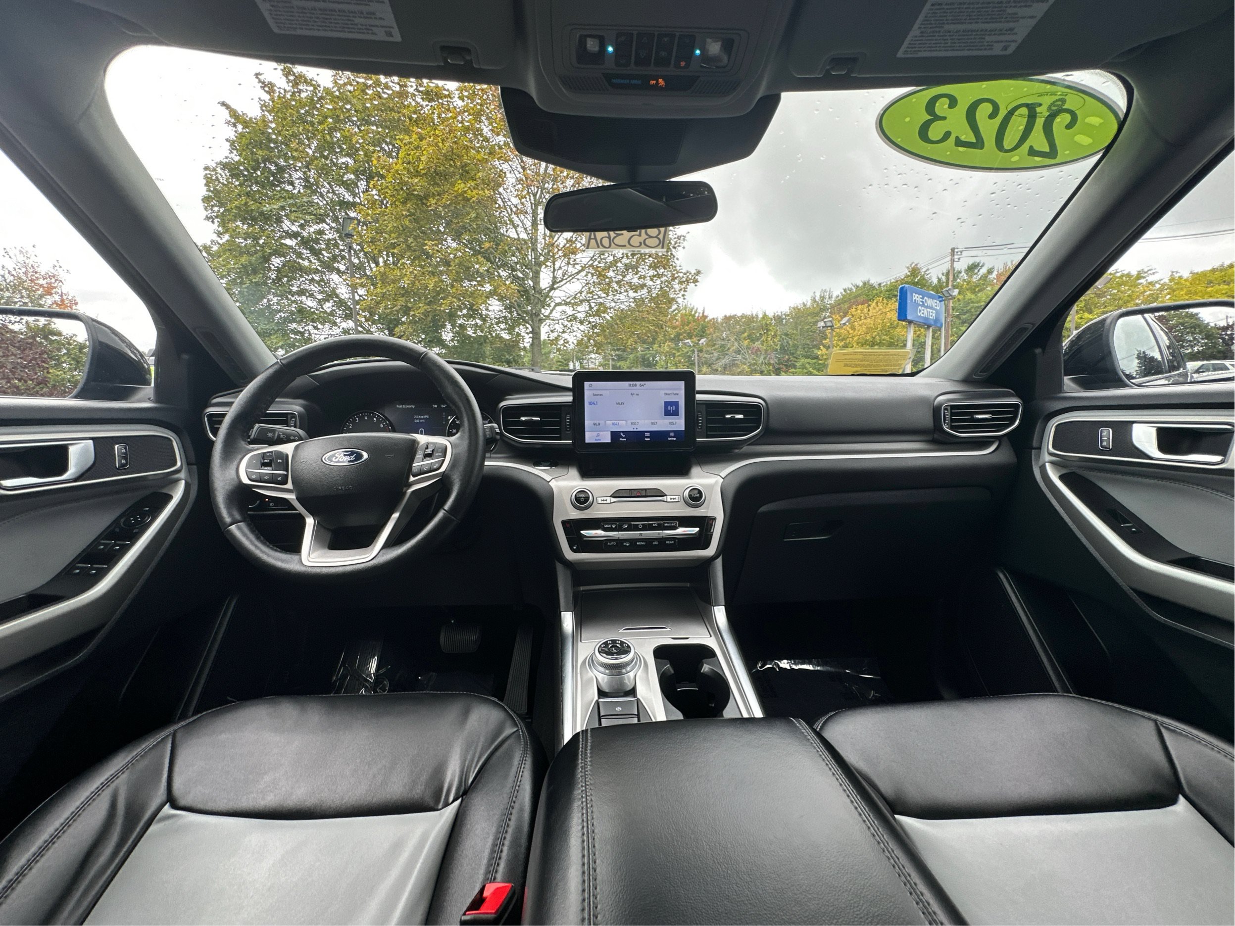 Used 2023 Ford Explorer XLT w/ Equipment Group 202A AWD/4WD image 27