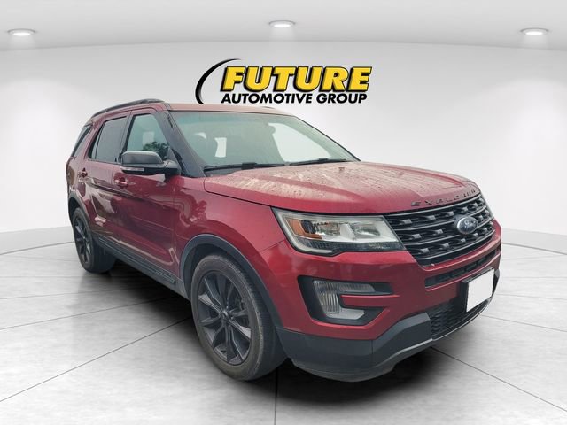 Used 2017 Ford Explorer XLT w/ Equipment Group 202A image 1
