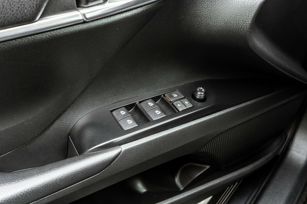 Used 2020 Toyota Camry SE image 16