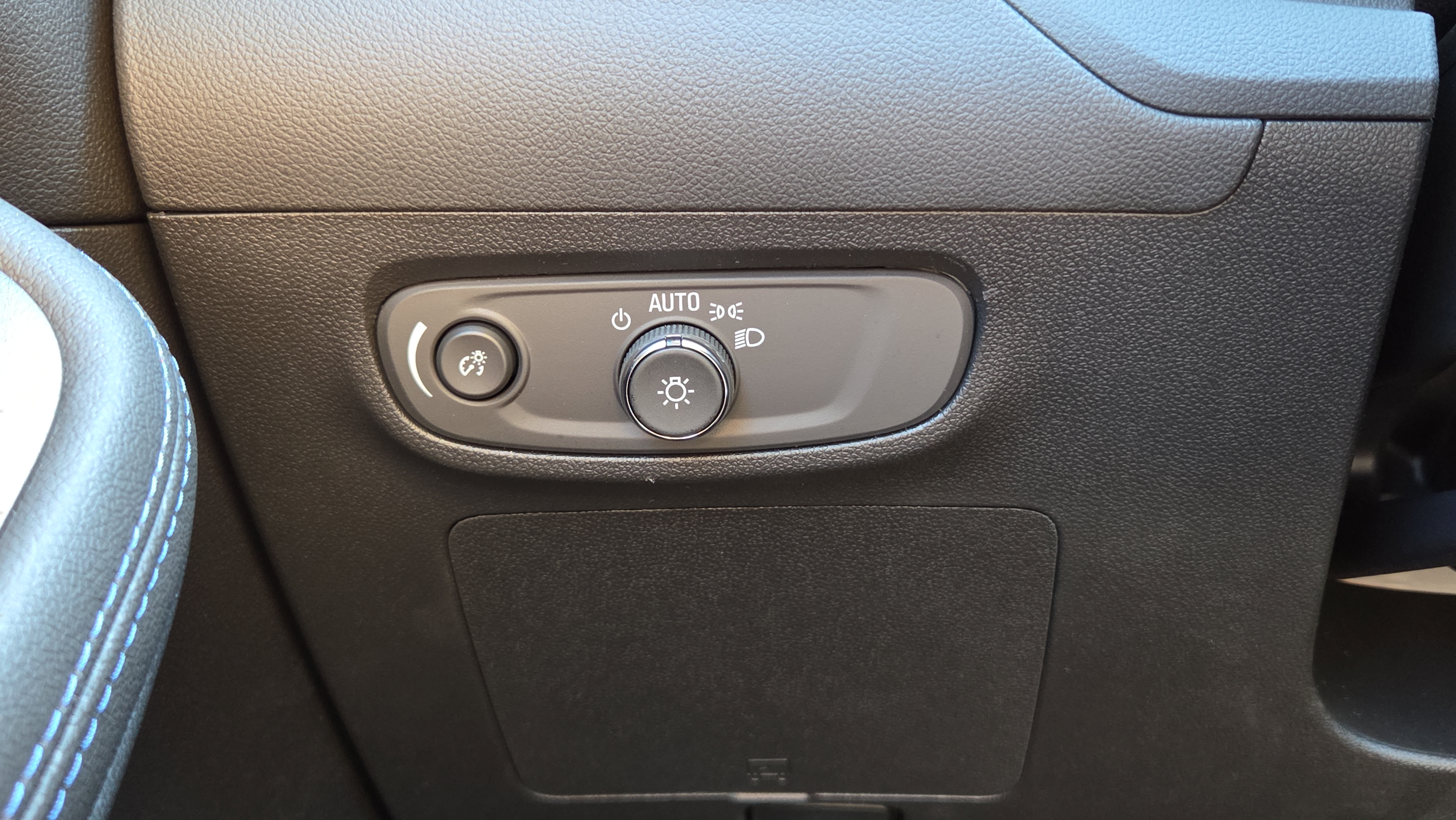 New 2026 Buick Encore GX Sport Touring w/ Advanced Technology Package FWD image 15