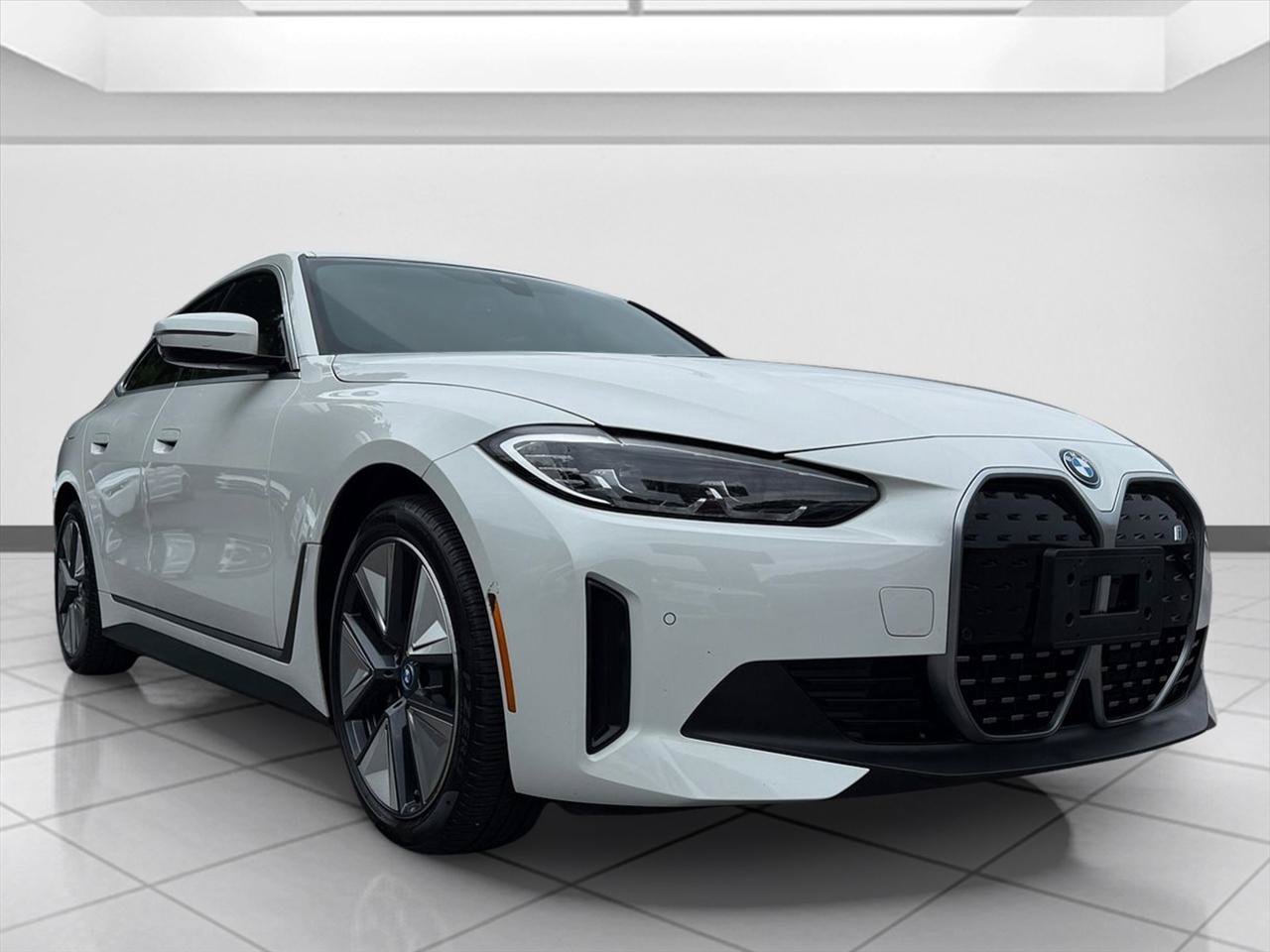 Used 2023 BMW i4 eDrive35 w/ Premium Package RWD image 7