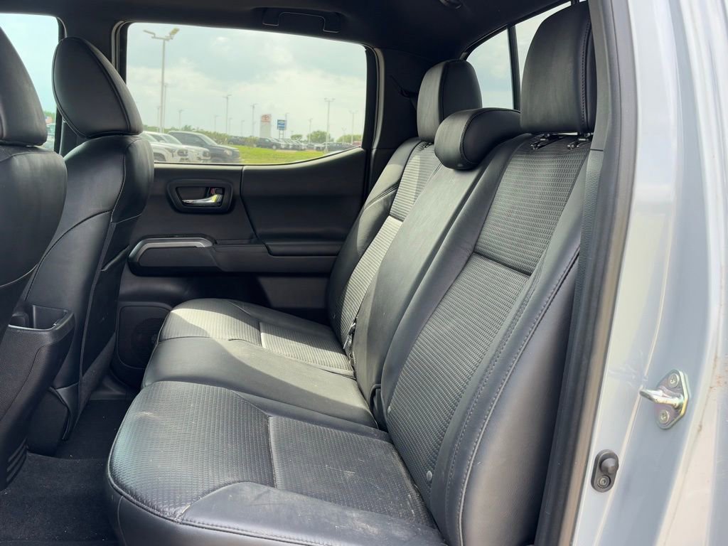 Used 2020 Toyota Tacoma Limited image 10