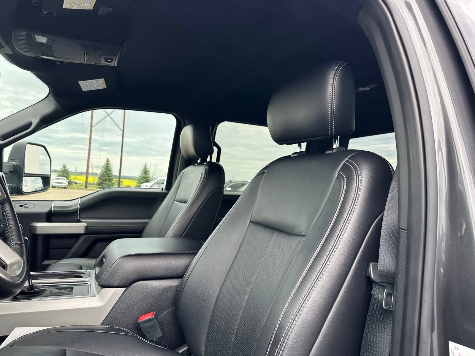 Used 2019 Ford F150 Lariat w/ Equipment Group 502A Luxury AWD/4WD image 17
