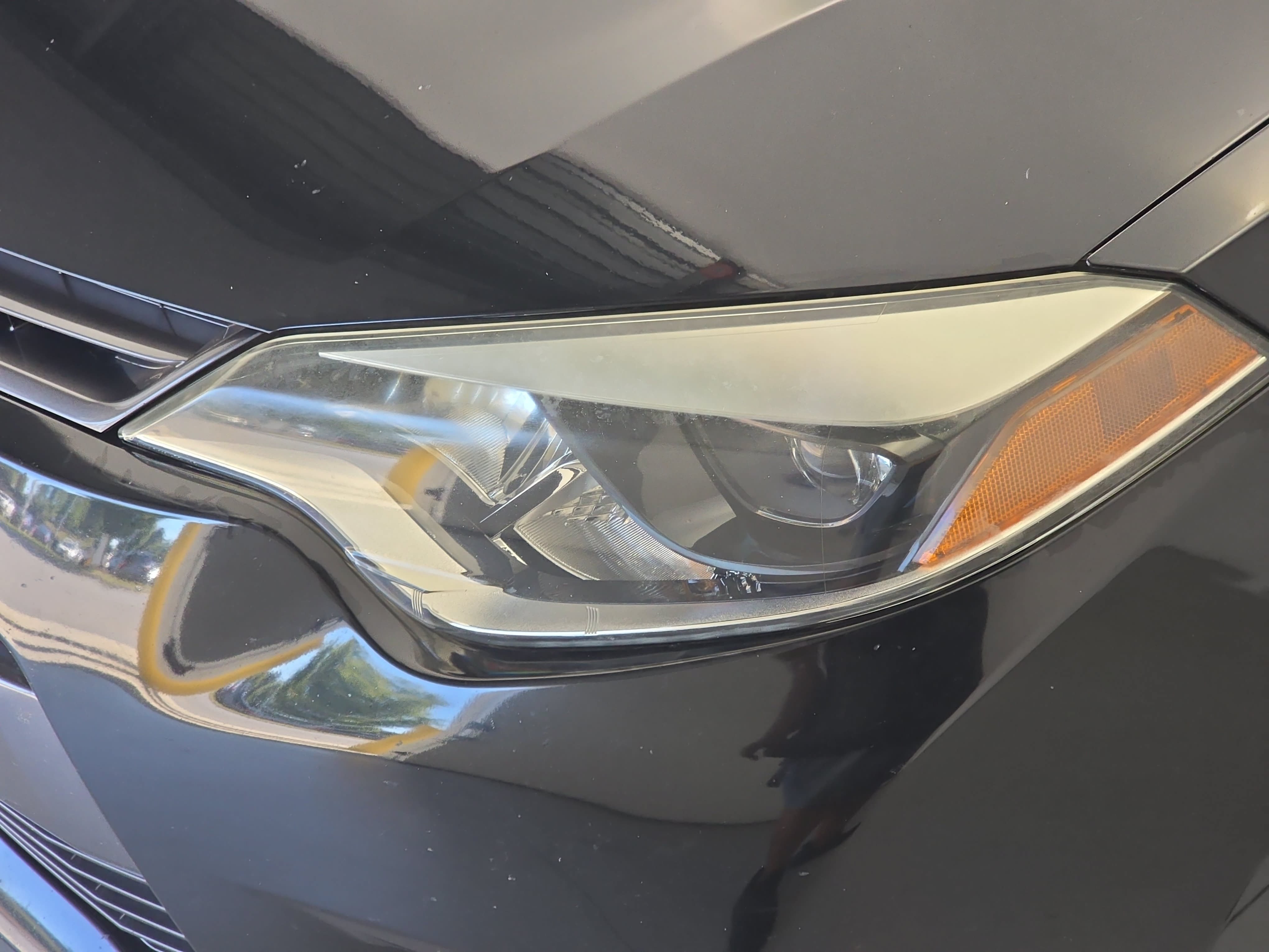 Used 2016 Toyota Corolla LE FWD image 29