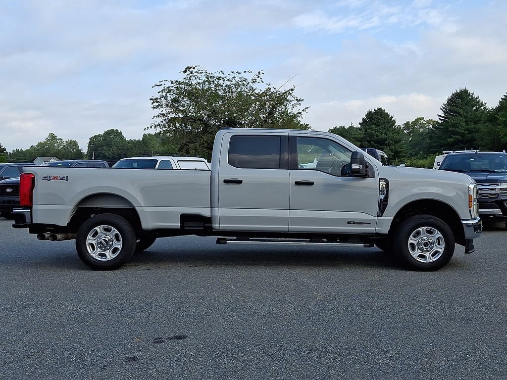 Used 2025 Ford F250 XLT AWD/4WD image 7