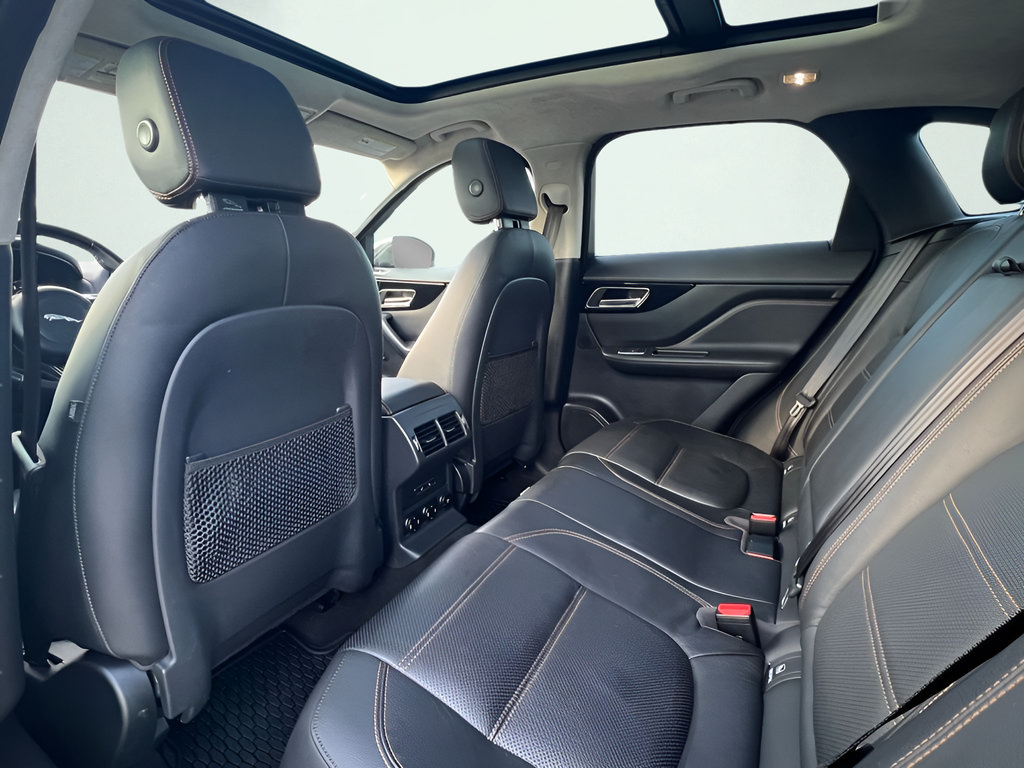 Used 2019 Jaguar F-PACE Prestige AWD/4WD image 15
