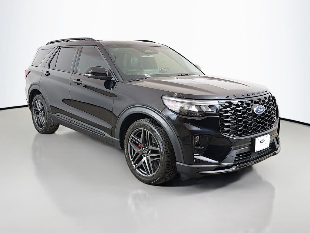 Used 2025 Ford Explorer ST AWD/4WD image 2