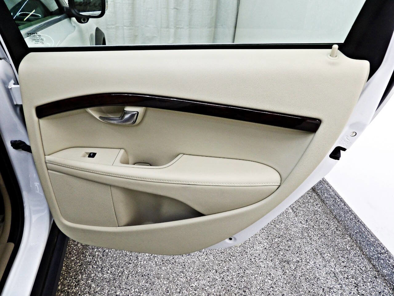 Used 2015 Volvo XC70 T5 Premier Plus image 12