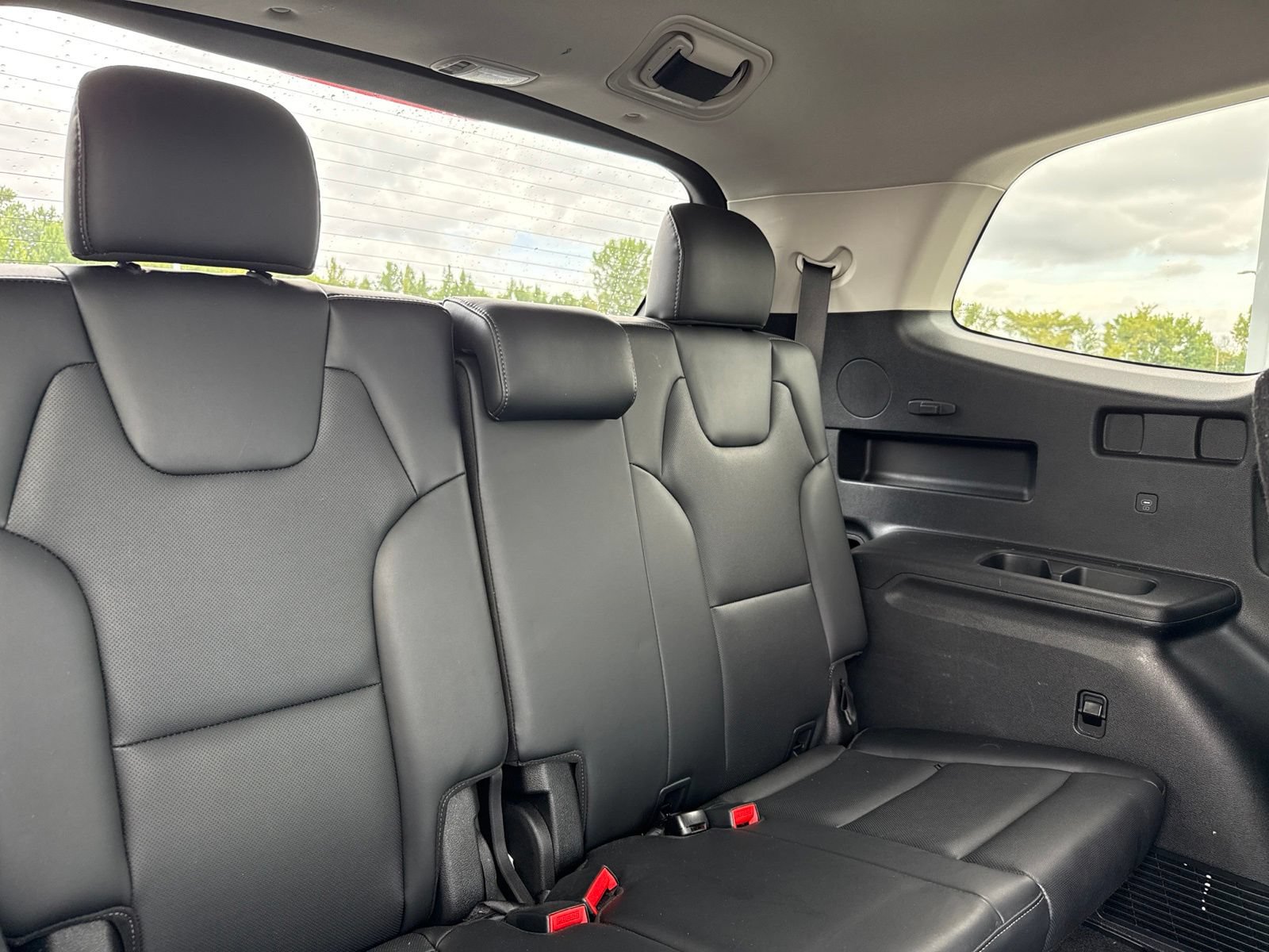 Used 2025 Kia Telluride S FWD image 9