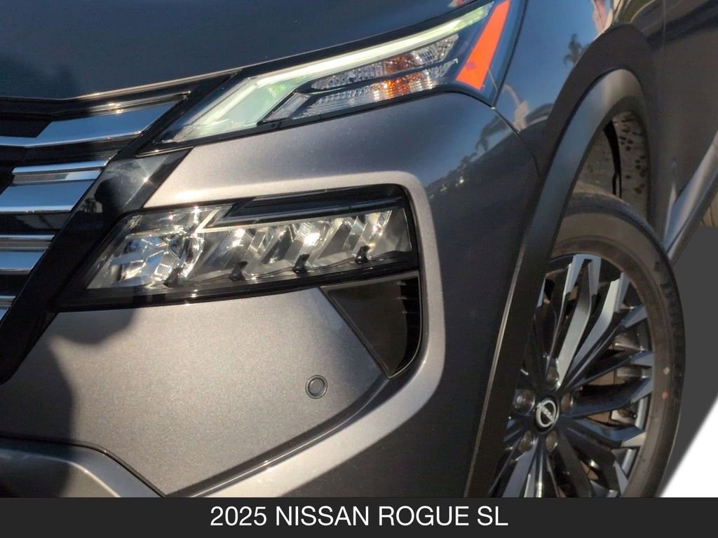 Certified 2025 Nissan Rogue SL w/ Tech Package FWD image 12