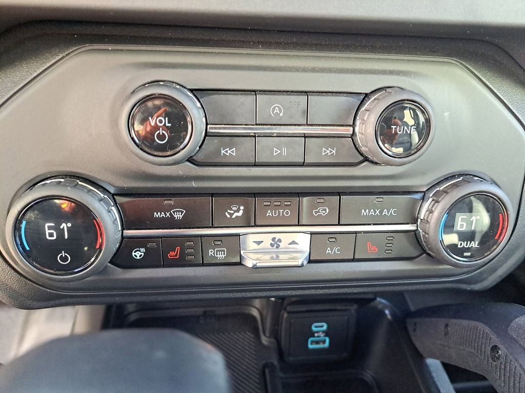 Used 2025 Ford Bronco Badlands image 29