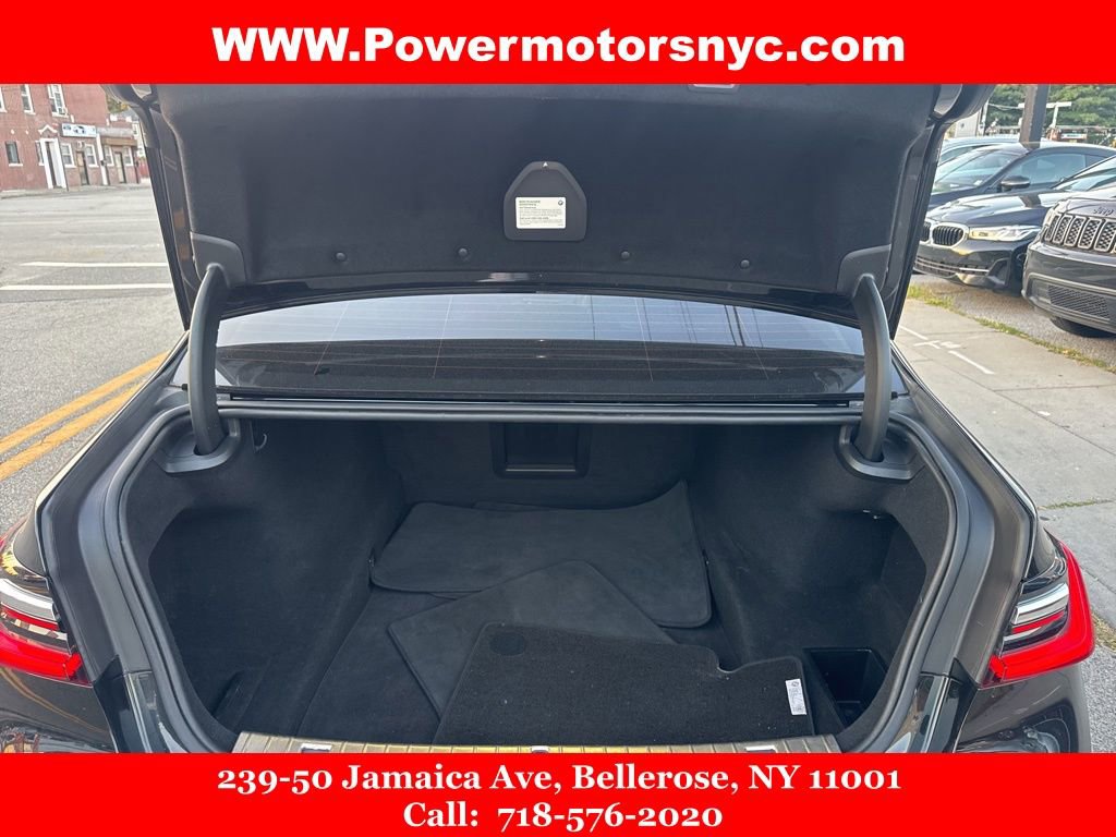Used 2020 BMW 750i xDrive w/ Executive Package image 23