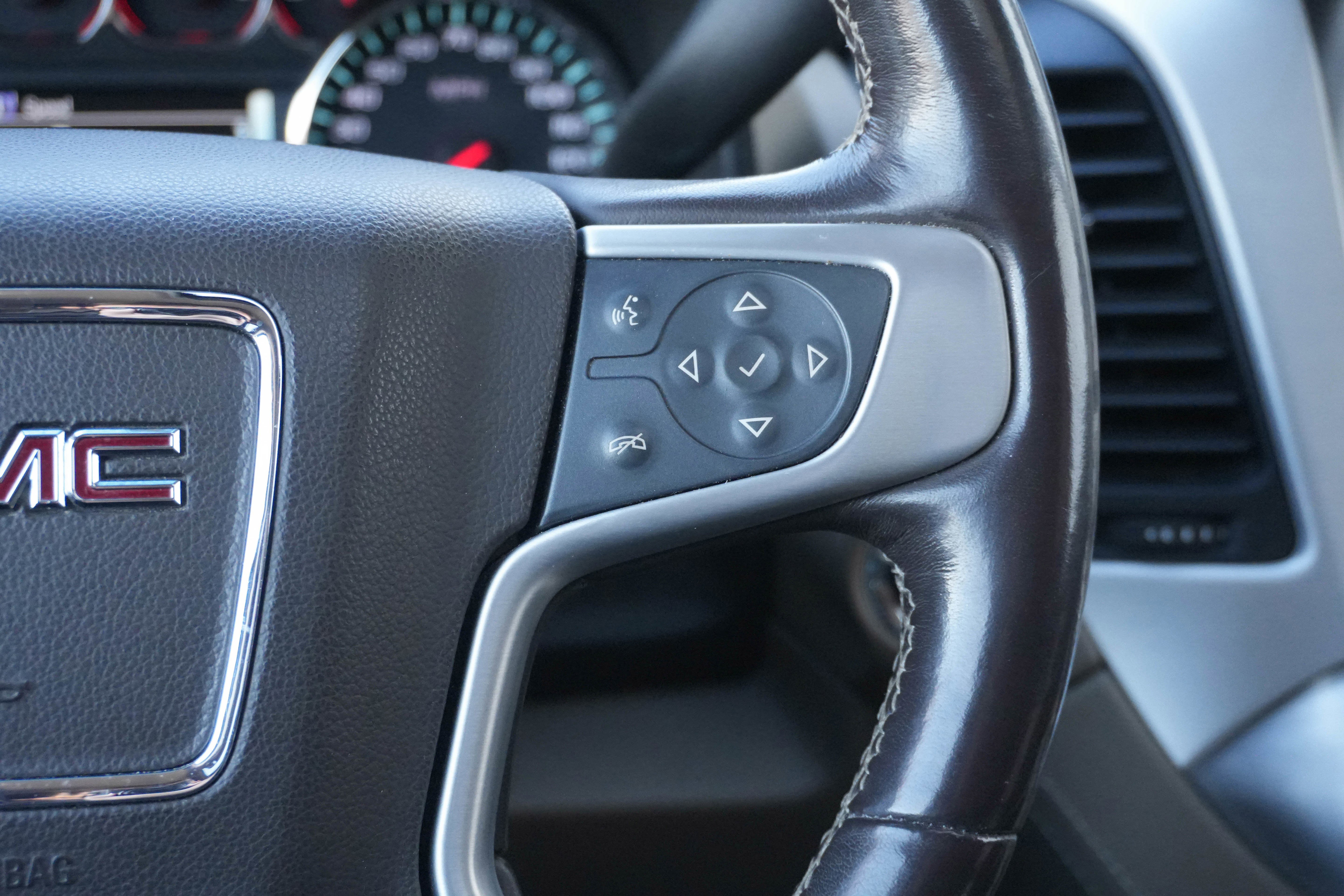 Used 2019 GMC Yukon SLT w/ Graphite Edition image 17