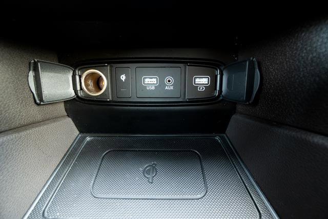 Used 2020 Hyundai Santa Fe Limited image 22