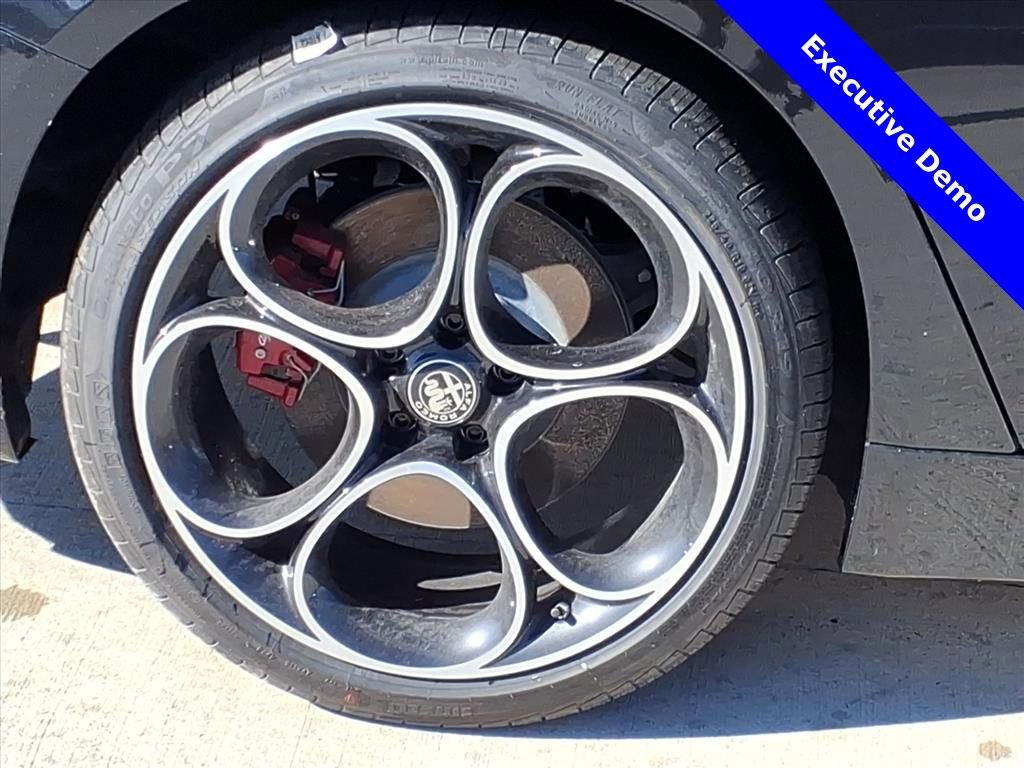 New 2025 Alfa Romeo Giulia w/ Veloce Package Rwd image 6